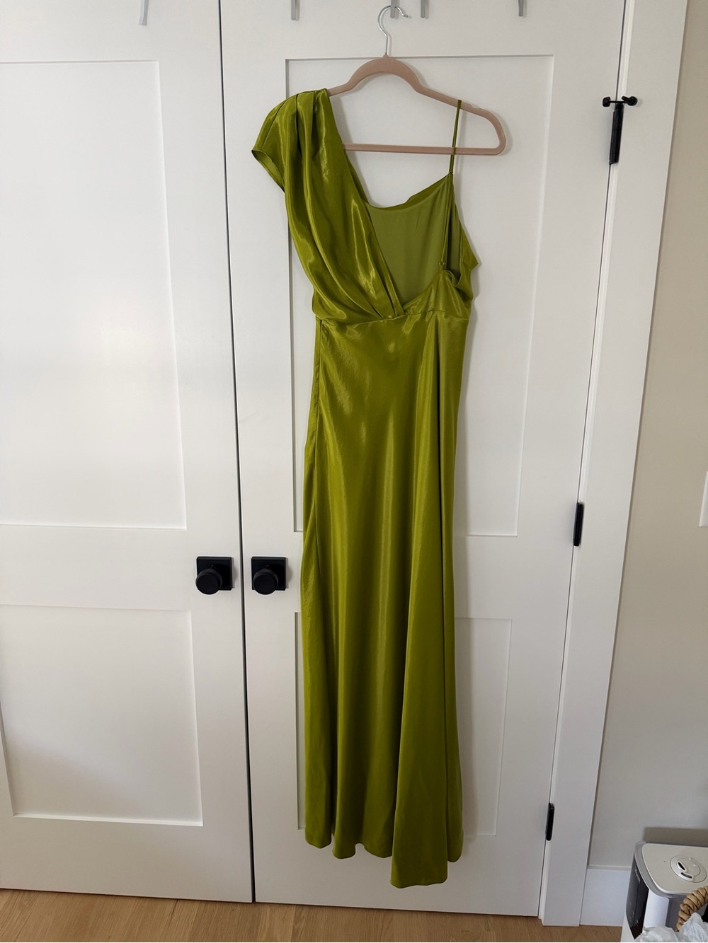 House of Harlow 1960 One-Shoulder Satin Gown in Chartreuse - Picture 5 of 6